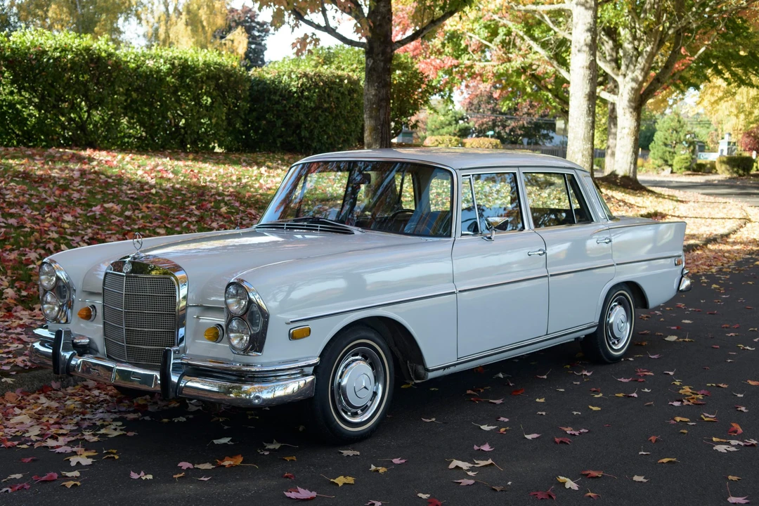 1968 Mercedes-Benz W111 Sedan - Image 2 of 31