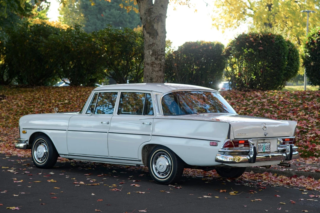 1968 Mercedes-Benz W111 Sedan - Image 15 of 31