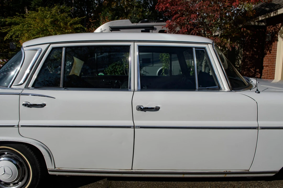 1968 Mercedes-Benz W111 Sedan - Image 31 of 31