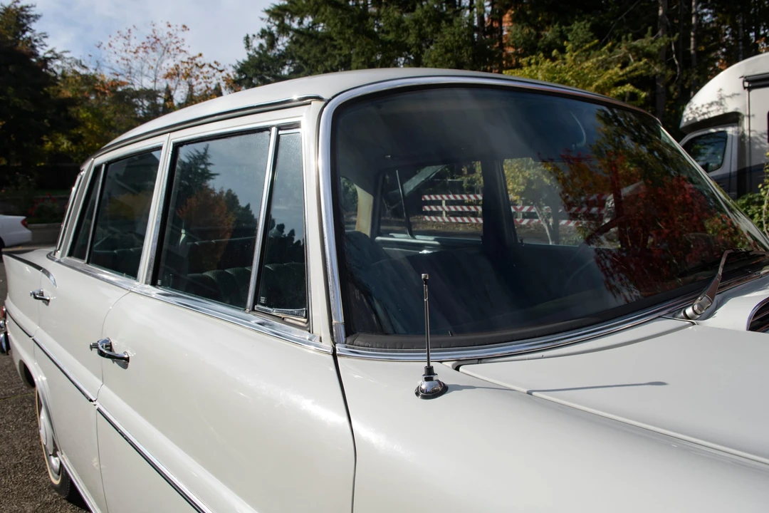 1968 Mercedes-Benz W111 Sedan - Image 28 of 31