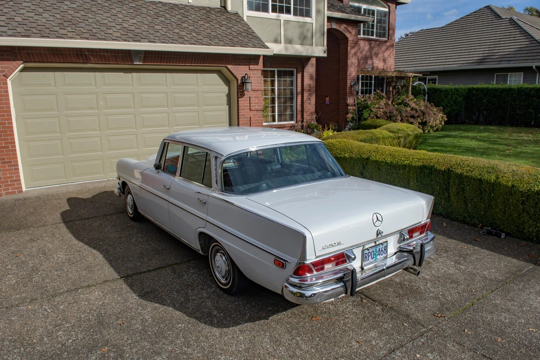 1968 Mercedes-Benz W111 Sedan - Image 25 of 31
