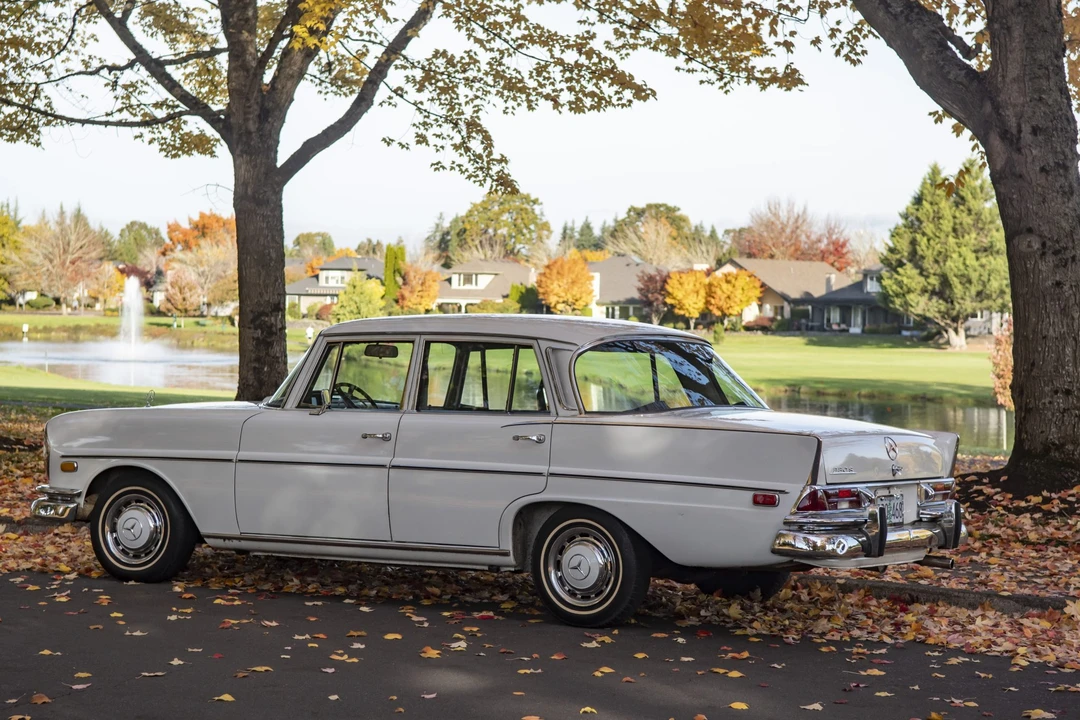 1968 Mercedes-Benz W111 Sedan - Image 17 of 31