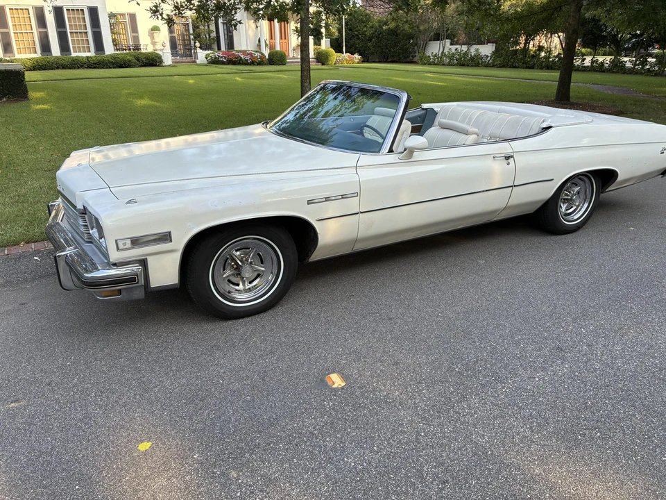 1975 Buick LeSabre - Image 2 of 31