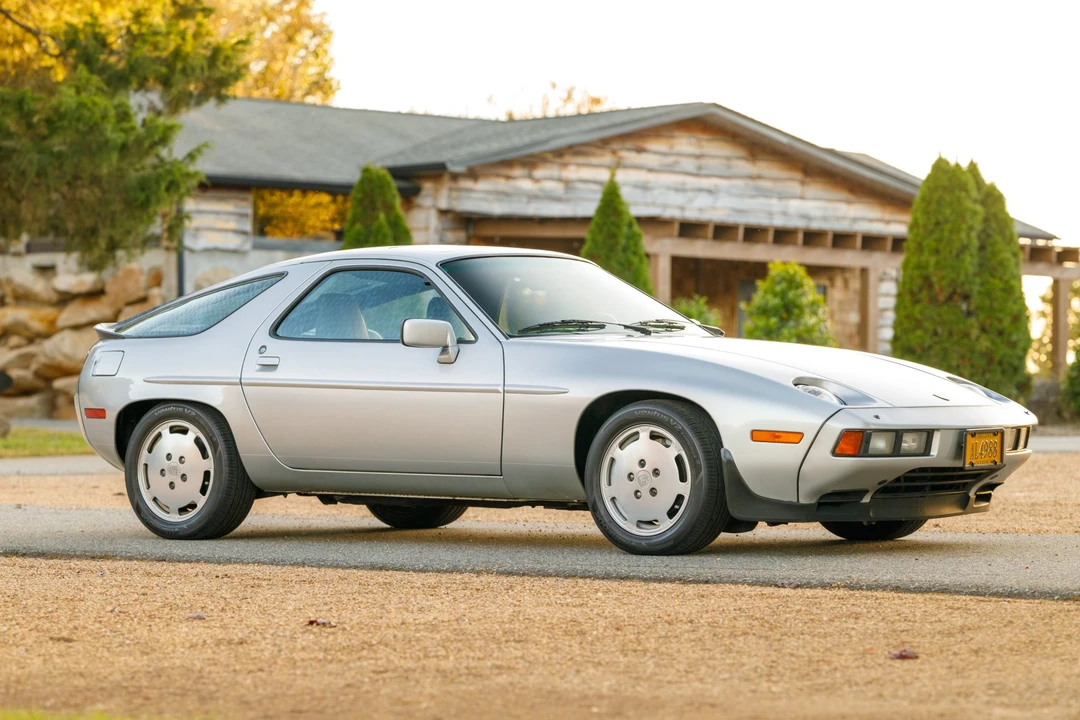 1985 Porsche 928 S - Image 12 of 31