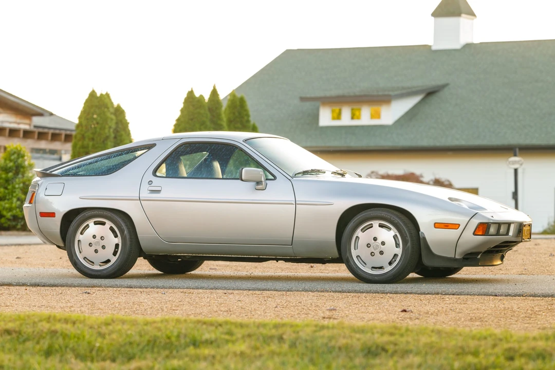 1985 Porsche 928 S - Image 13 of 31