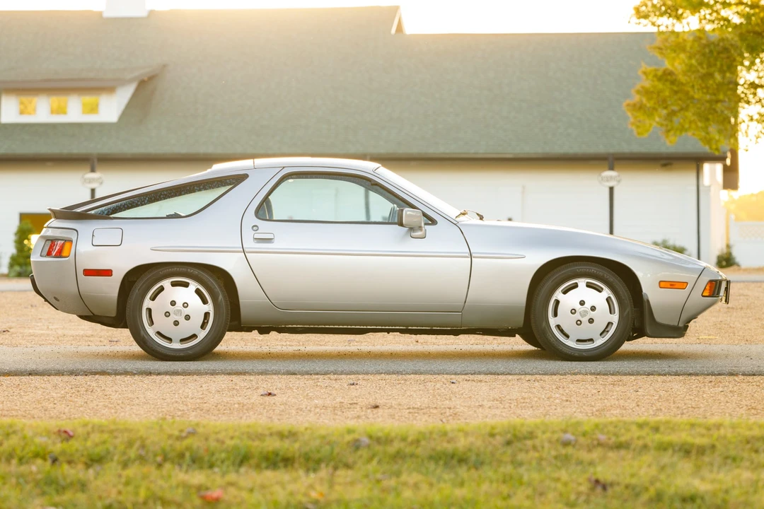 1985 Porsche 928 S - Image 15 of 31