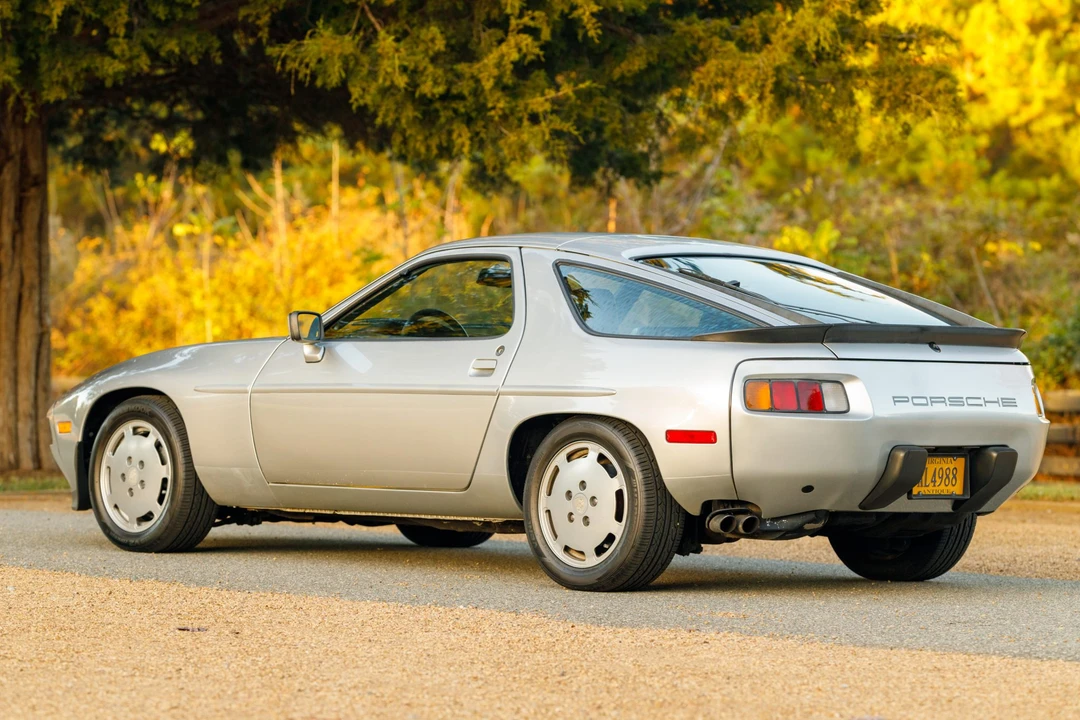 1985 Porsche 928 S - Image 27 of 31