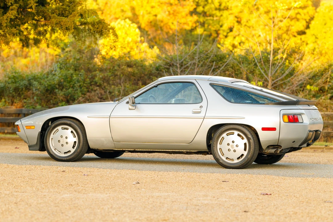 1985 Porsche 928 S - Image 28 of 31