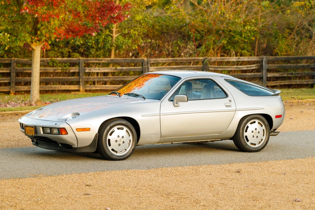 1985 Porsche 928 S - Image 2 of 31