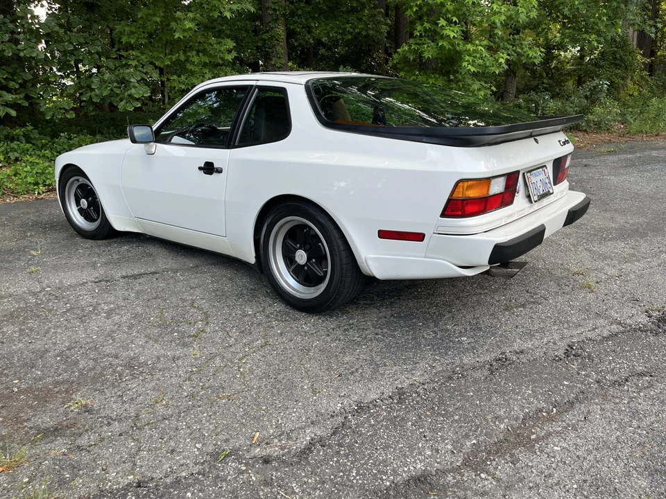 1986 Porsche 944 Turbo - Image 17 of 31