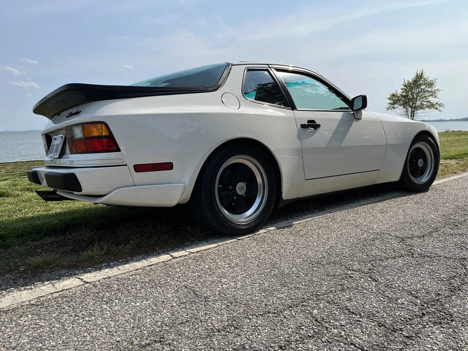 1986 Porsche 944 Turbo - Image 13 of 31