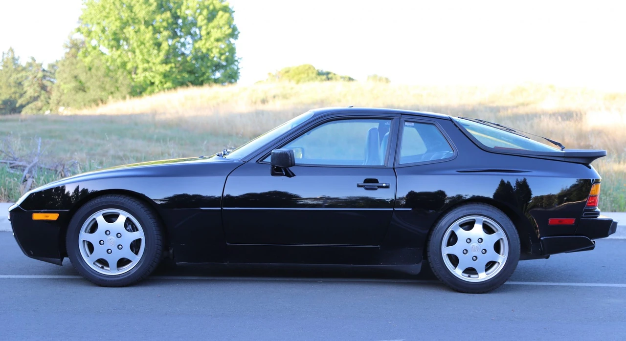 1989 Porsche 944 Turbo - Image 2 of 31