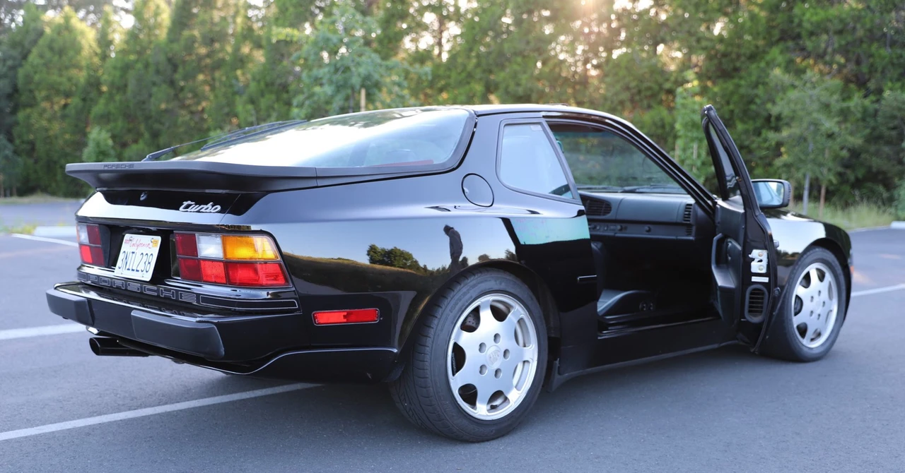 1989 Porsche 944 Turbo - Image 12 of 31