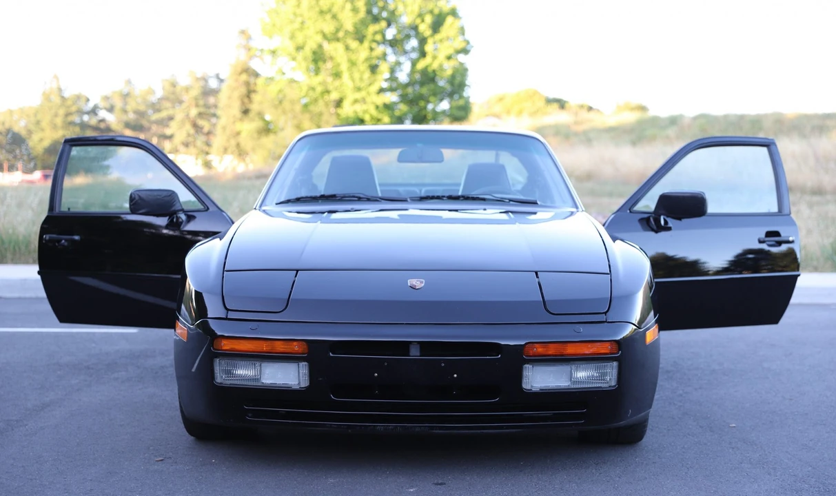 1989 Porsche 944 Turbo - Image 8 of 31