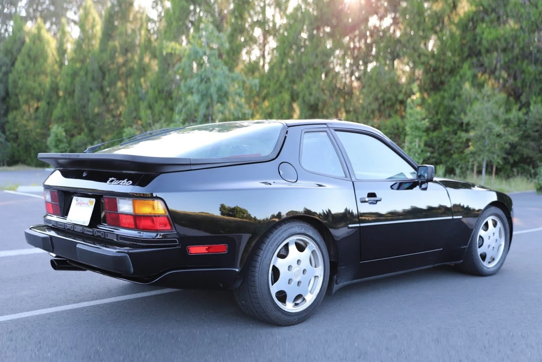 1989 Porsche 944 Turbo - Image 13 of 31