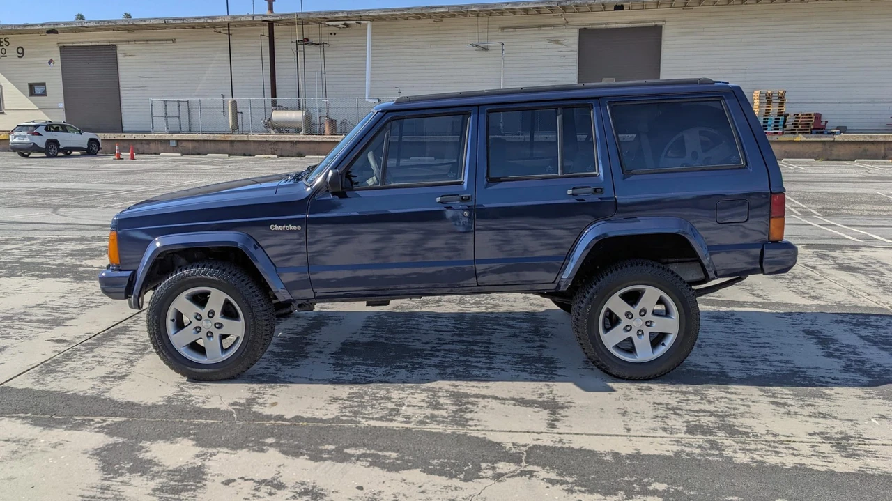 1993 Jeep XJ Cherokee - Image 5 of 31