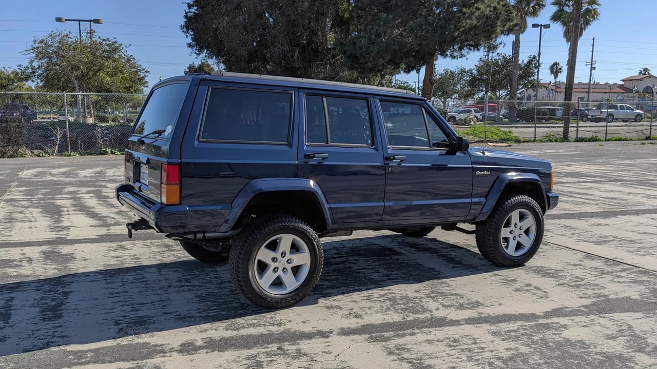 1993 Jeep XJ Cherokee - Image 14 of 31
