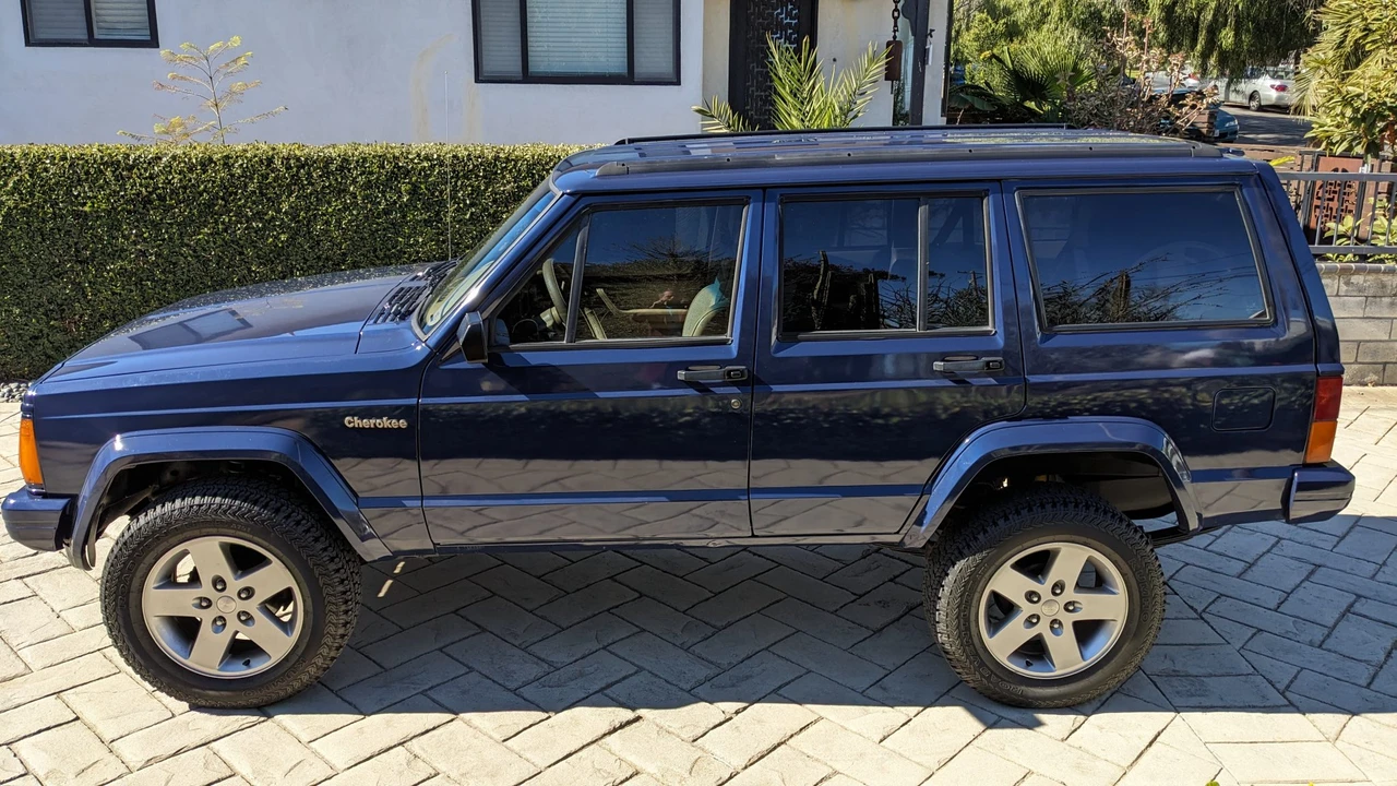 1993 Jeep XJ Cherokee - Image 6 of 31
