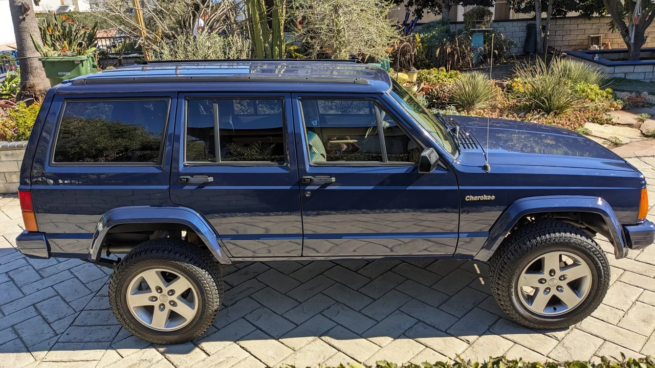 1993 Jeep XJ Cherokee - Image 16 of 31