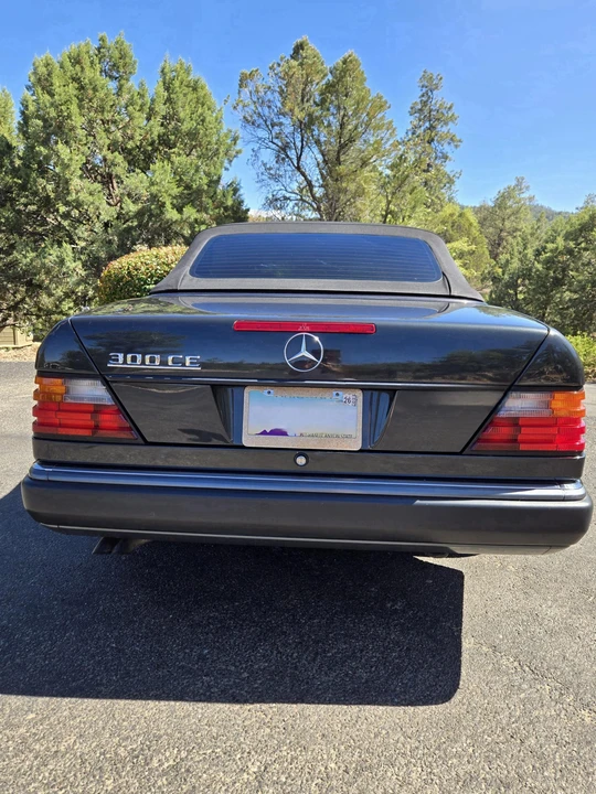 1993 Mercedes-Benz W124 E-Class - Image 10 of 31