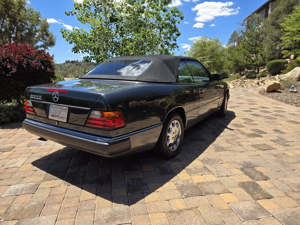 1993 Mercedes-Benz W124 E-Class - Image 13 of 31