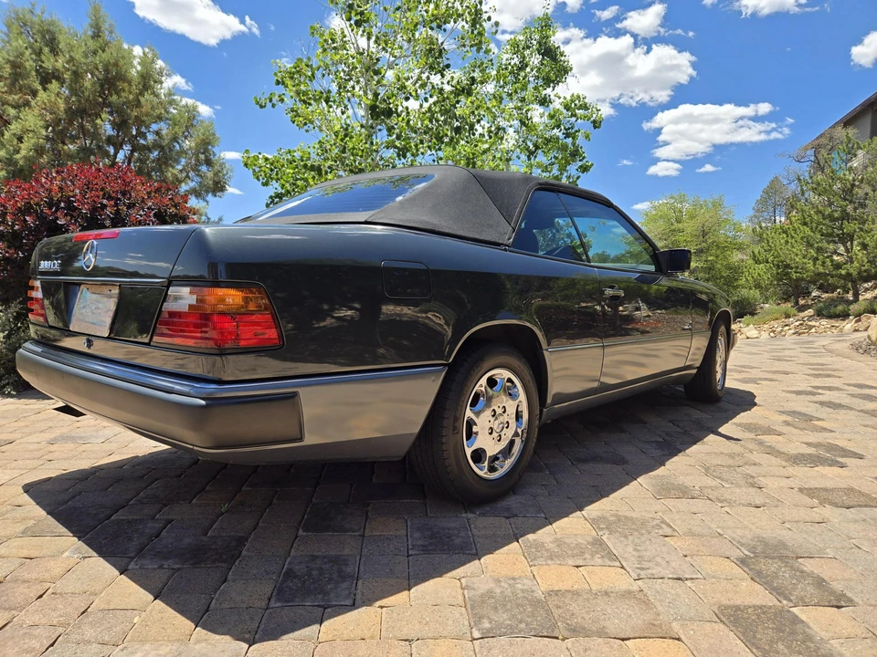 1993 Mercedes-Benz W124 E-Class - Image 14 of 31