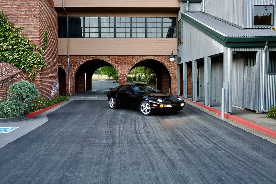 1995 Porsche 928 GTS - Image 8 of 31
