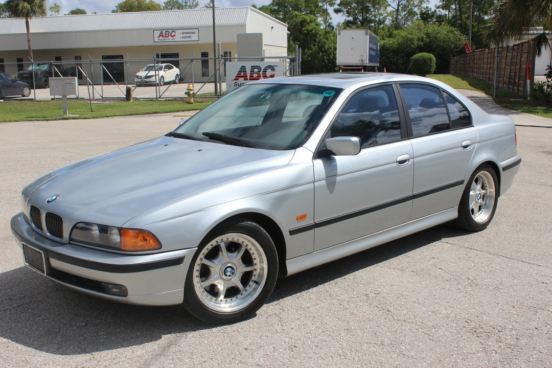 1998 BMW E39 540i - Image 2 of 31