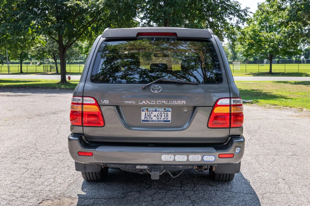 2001 Toyota J100 Land Cruiser - Image 6 of 31