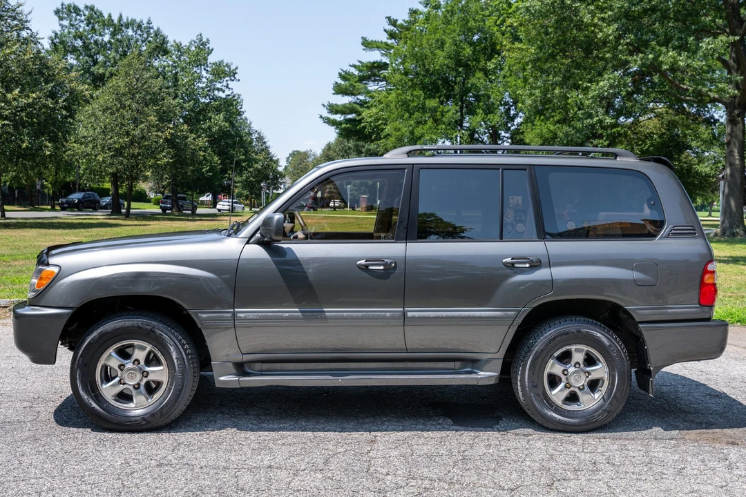 2001 Toyota J100 Land Cruiser - Image 3 of 31
