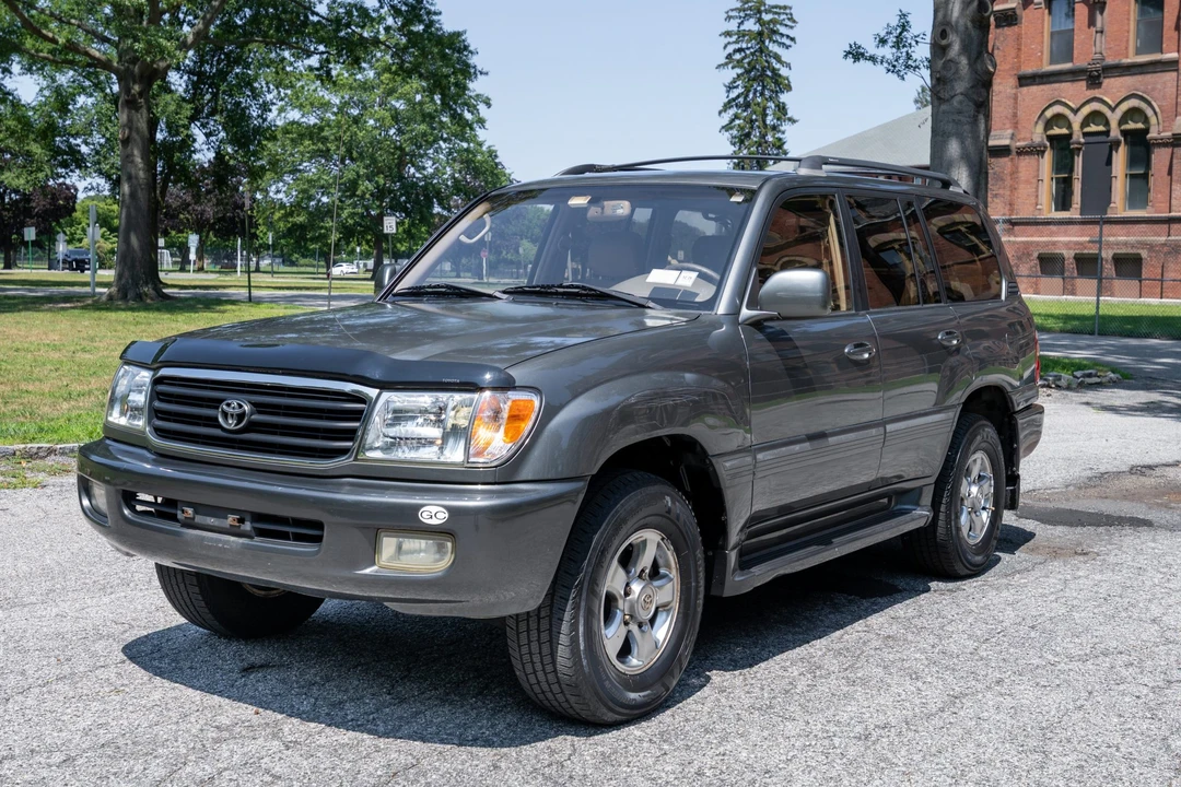 2001 Toyota J100 Land Cruiser - Image 2 of 31