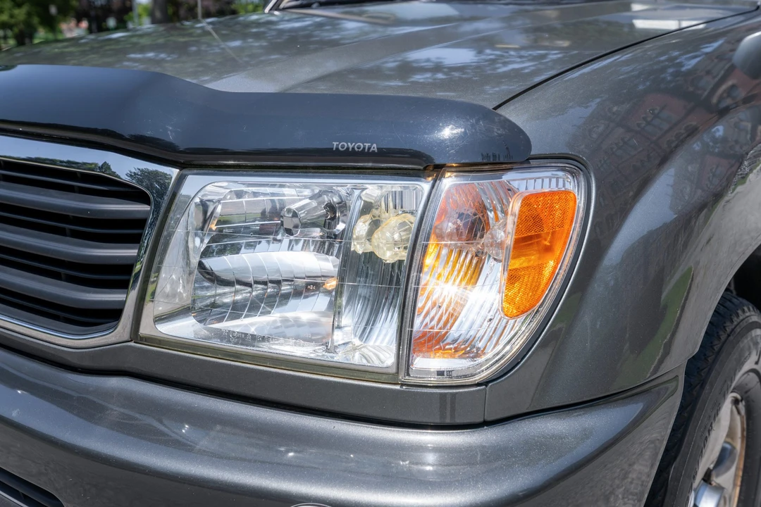 2001 Toyota J100 Land Cruiser - Image 14 of 31