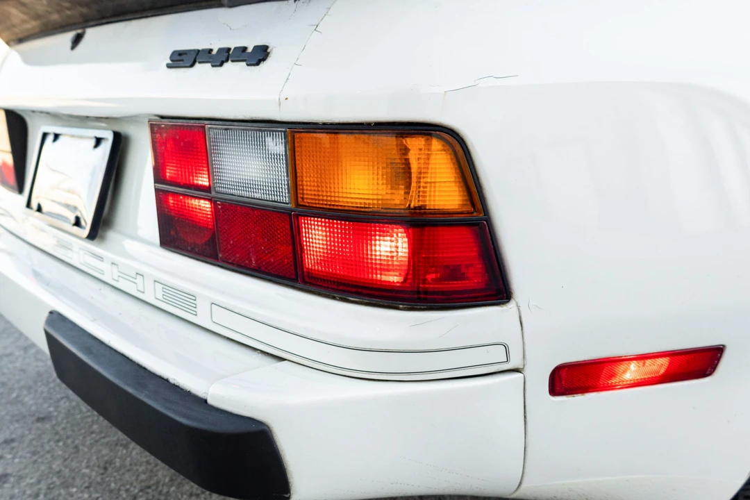 1987 Porsche 944 - Image 19 of 31