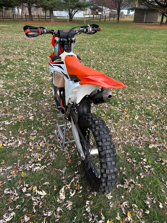 KTM - Image 7 of 9