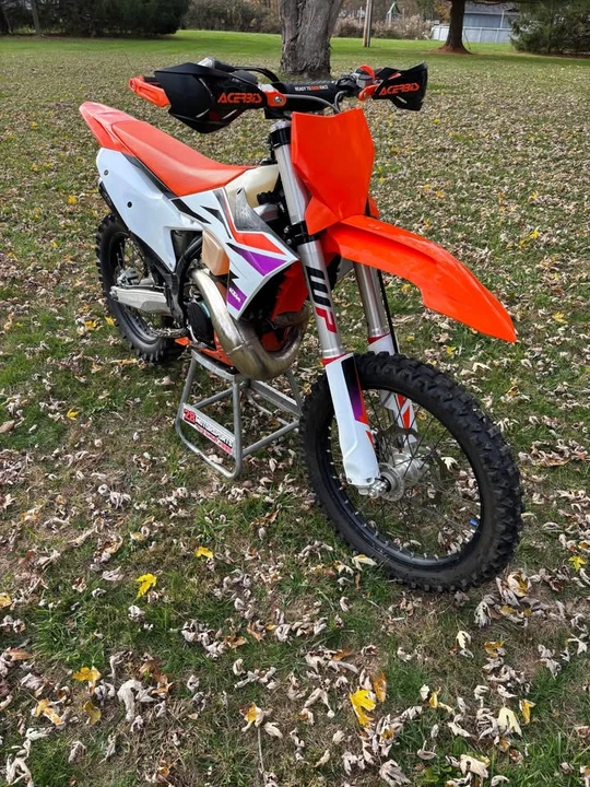 KTM - Image 6 of 9