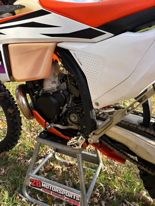 KTM - Image 4 of 9