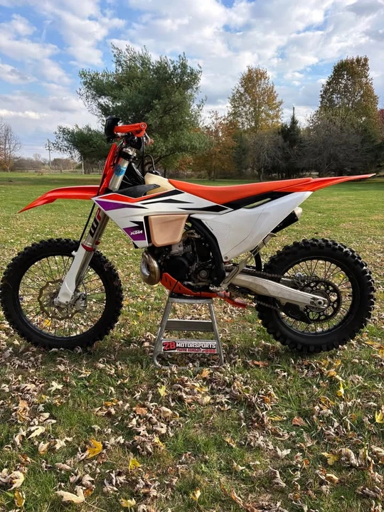 KTM - Image 2 of 9