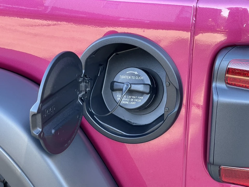 2024 Jeep JL Wrangler - Image 24 of 31