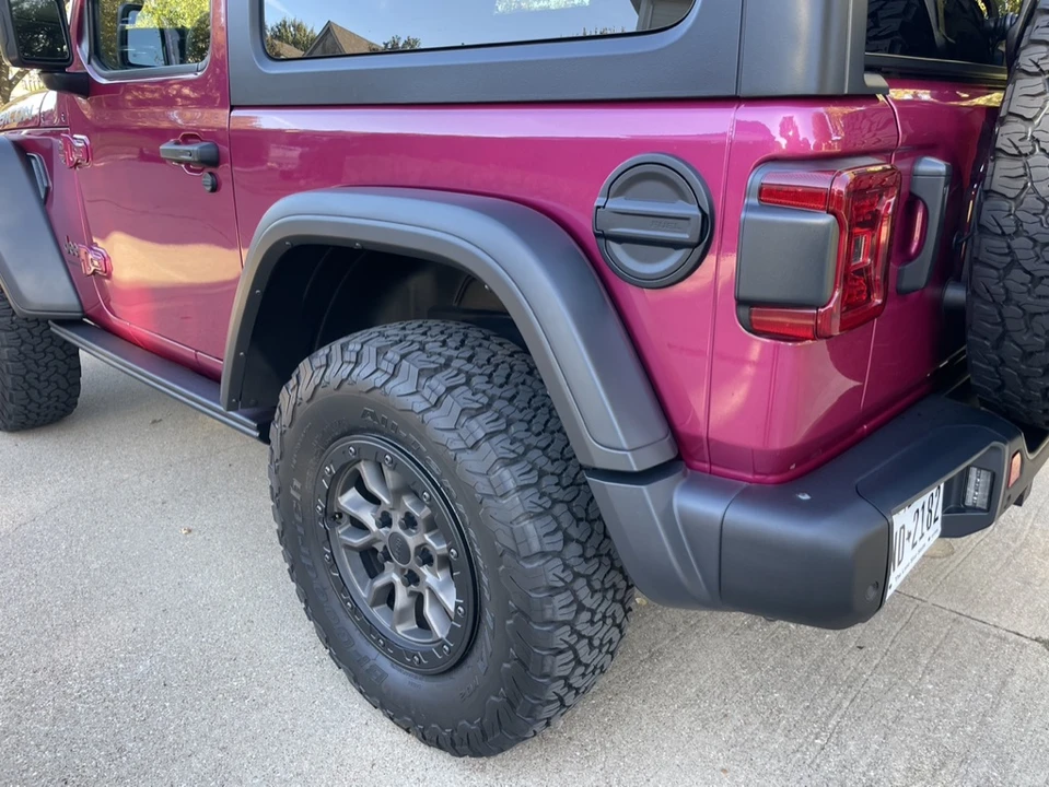 2024 Jeep JL Wrangler - Image 15 of 31