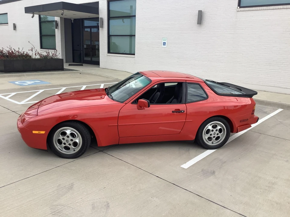 1988 Porsche 944 Turbo - Image 16 of 31
