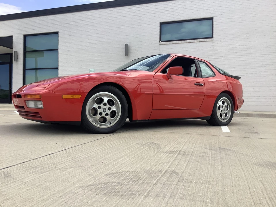1988 Porsche 944 Turbo - Image 13 of 31