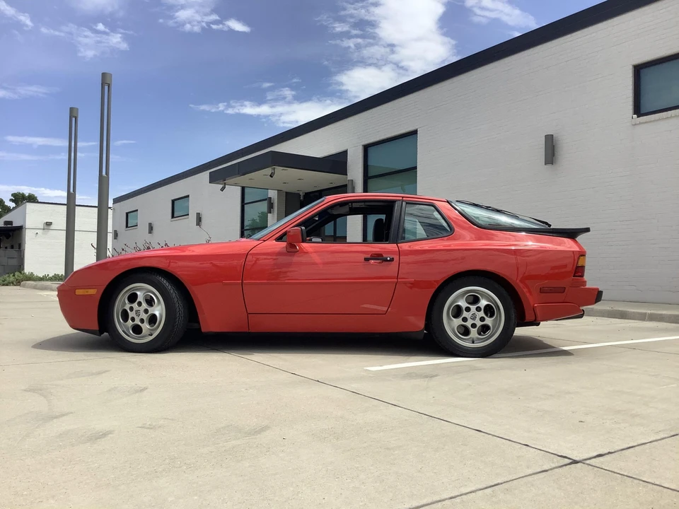1988 Porsche 944 Turbo - Image 18 of 31