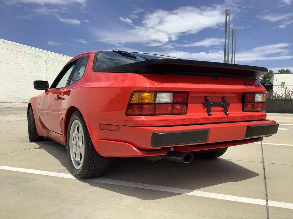 1988 Porsche 944 Turbo - Image 27 of 31