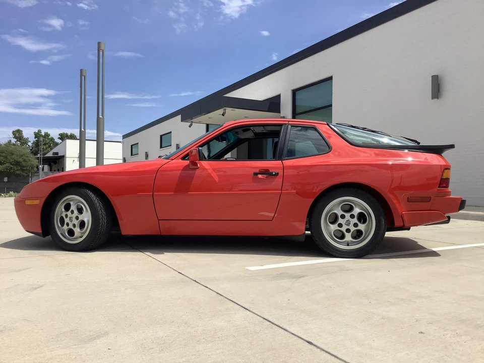 1988 Porsche 944 Turbo - Image 17 of 31