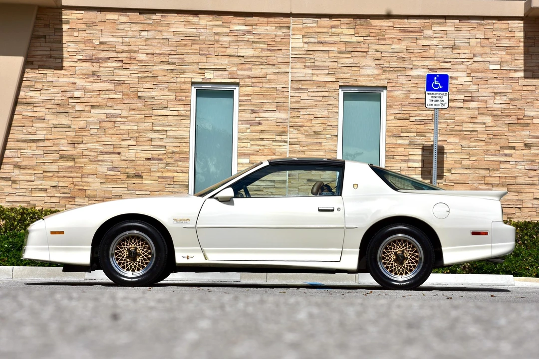 1989 Pontiac Firebird Trans Am 3rd Gen - Image 18 of 31