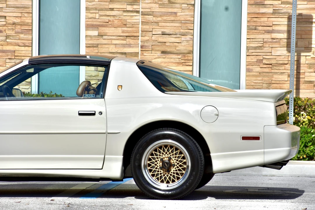 1989 Pontiac Firebird Trans Am 3rd Gen - Image 27 of 31
