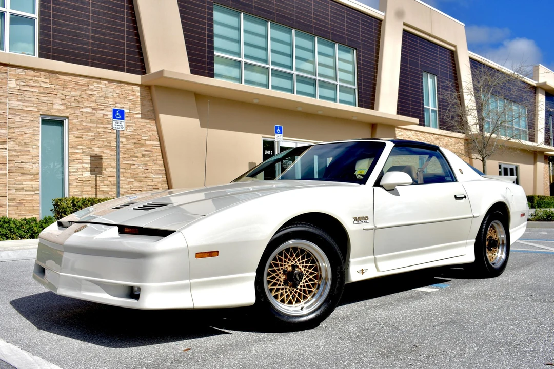 1989 Pontiac Firebird Trans Am 3rd Gen - Image 2 of 31