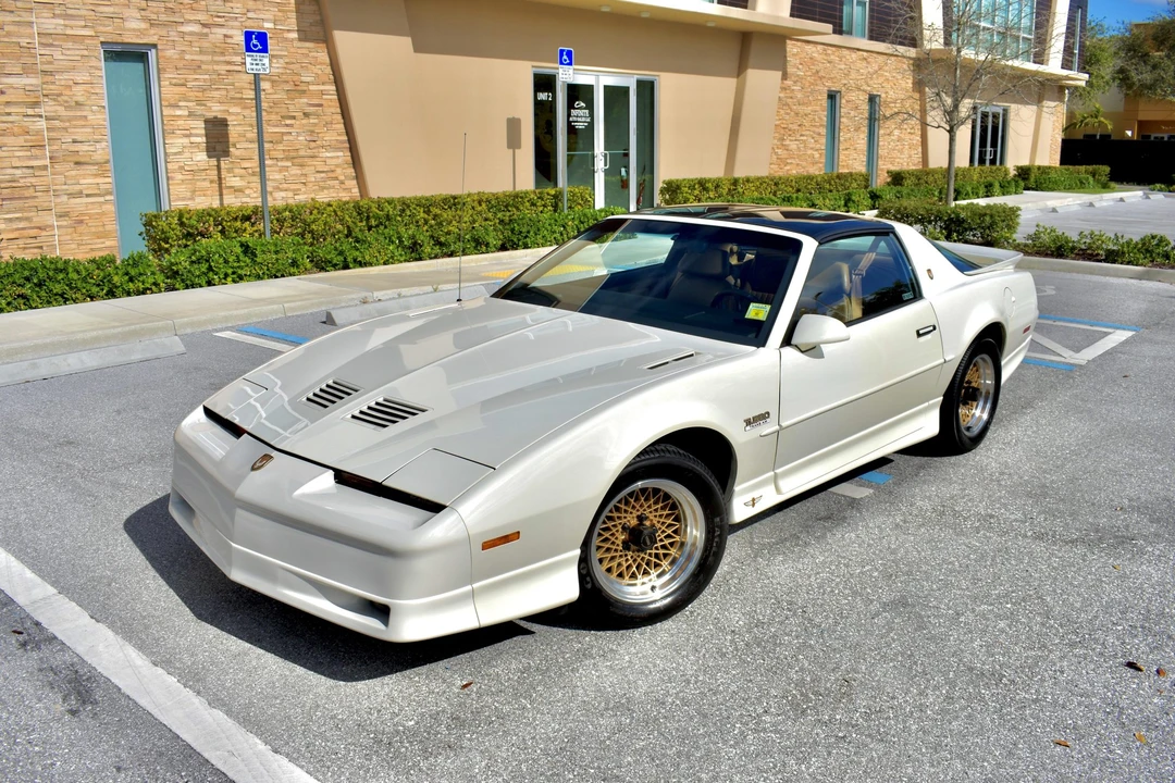 1989 Pontiac Firebird Trans Am 3rd Gen - Image 4 of 31
