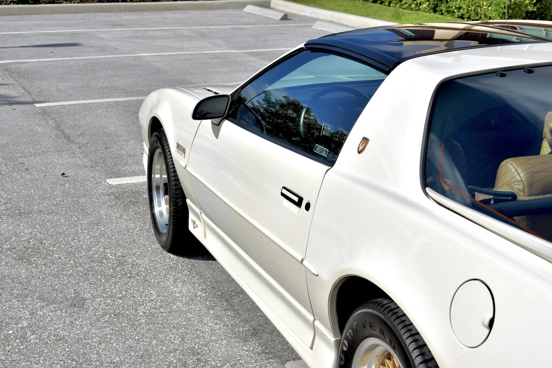 1989 Pontiac Firebird Trans Am 3rd Gen - Image 30 of 31