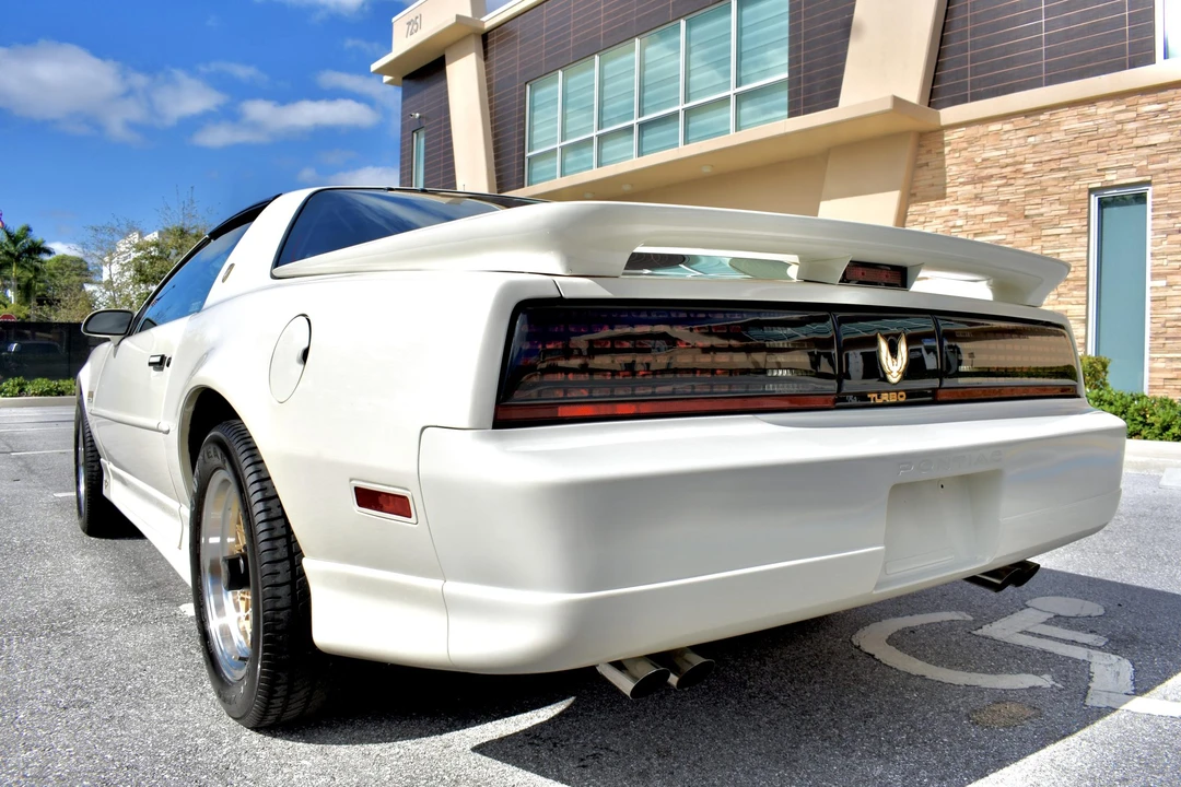 1989 Pontiac Firebird Trans Am 3rd Gen - Image 16 of 31